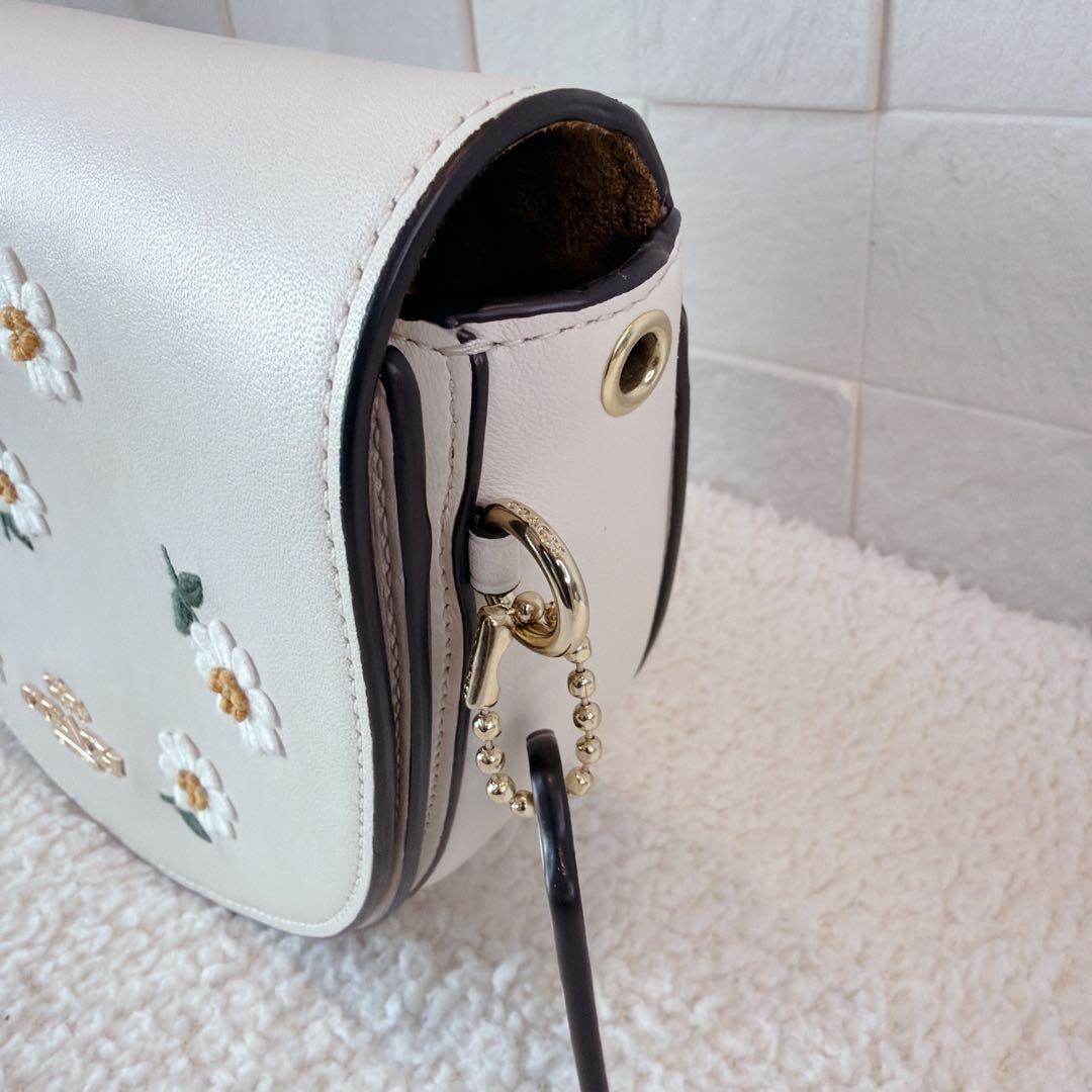 【美品】COACH　コーチ　ショルダーバッグ　花　デイジー　刺繍　クロスボディ