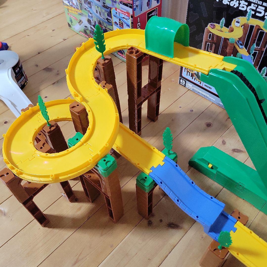 トミカシステム タウン道路セットと3wayオート山道道路セットとDXトミカタワー