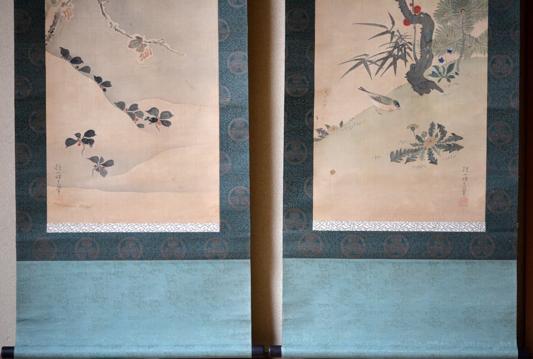 絹本双幅 酒井抱一 「紅梅小禽雪中雀図二幅対」三つ葉