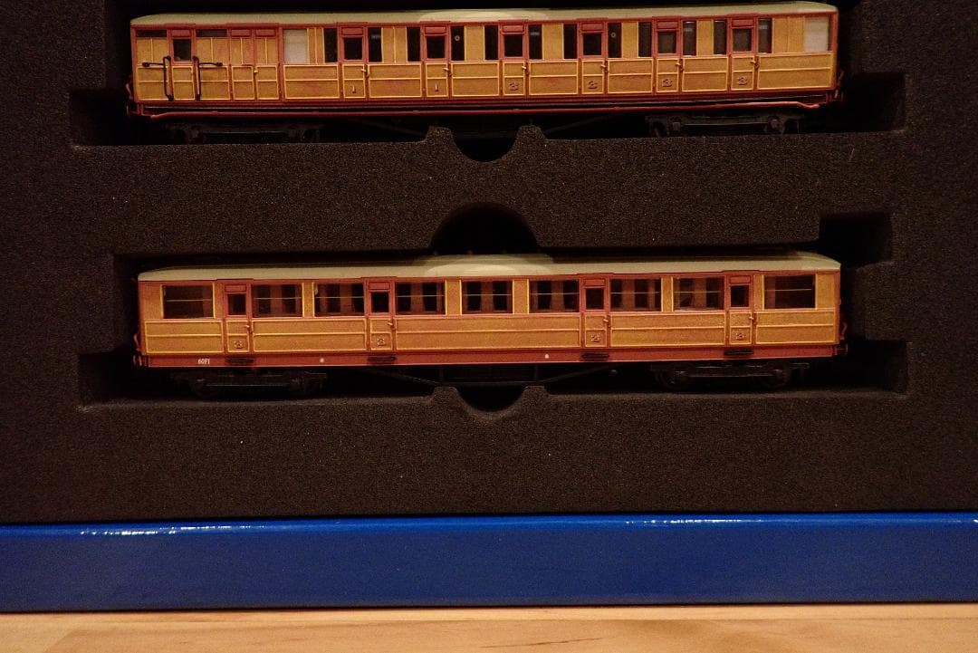 ジ*ア様 Nゲージ鉄道模型 イギリスのDAPOL Gresley Teak 各車