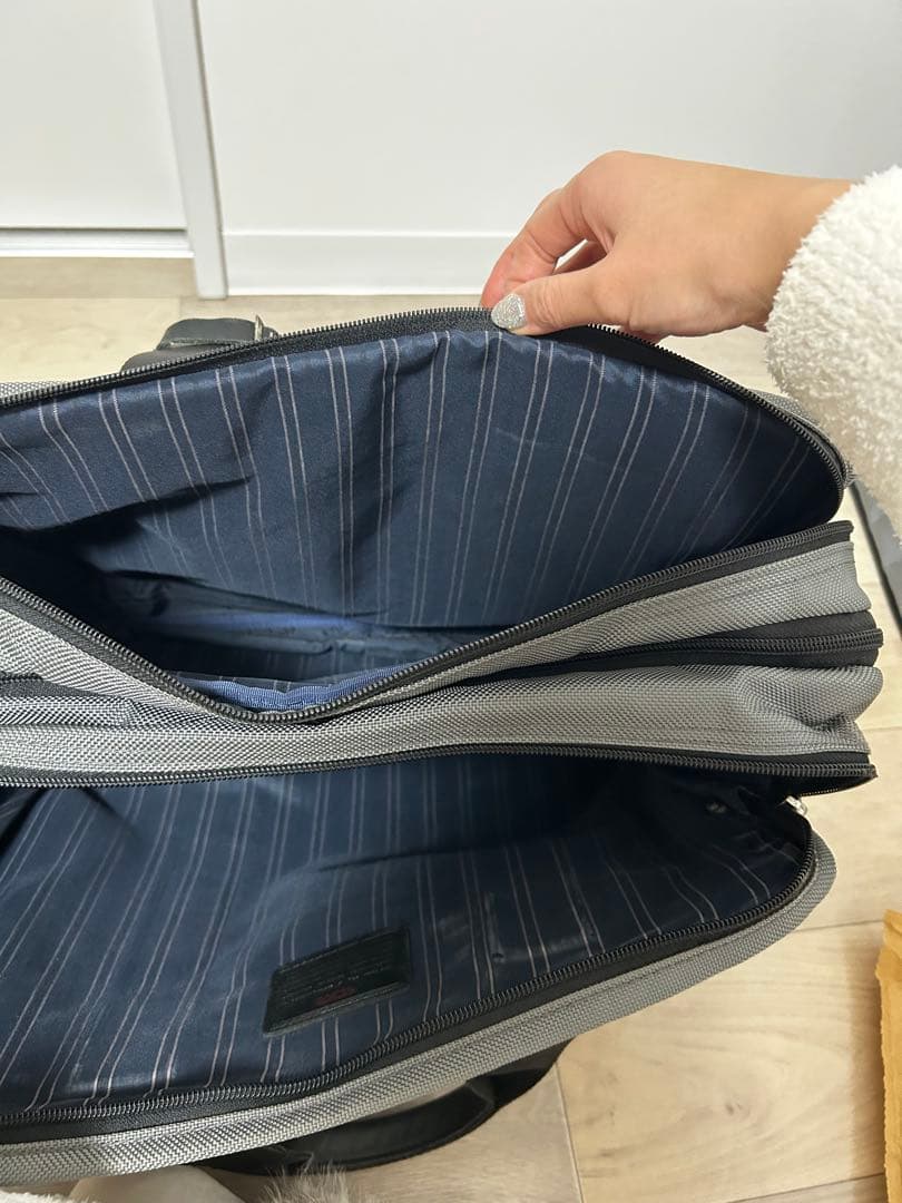【セール❣️】トゥミ　TUMI　ビジネスバッグ　2way　限定色グレー 2層式