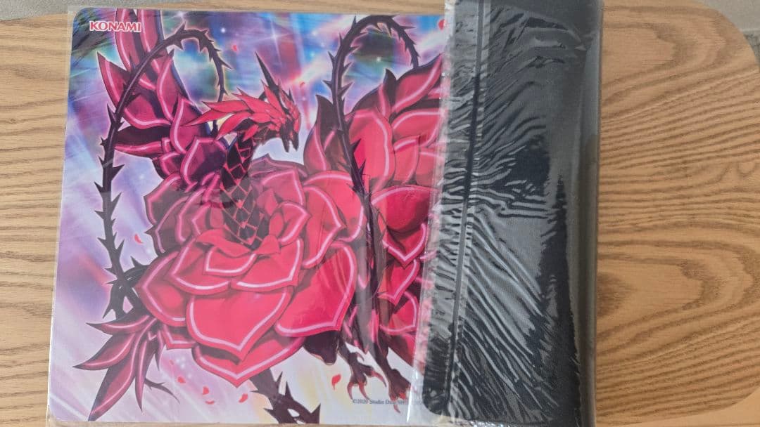 遊戯王公式プレイマット ブラッドローズ・ドラゴン
