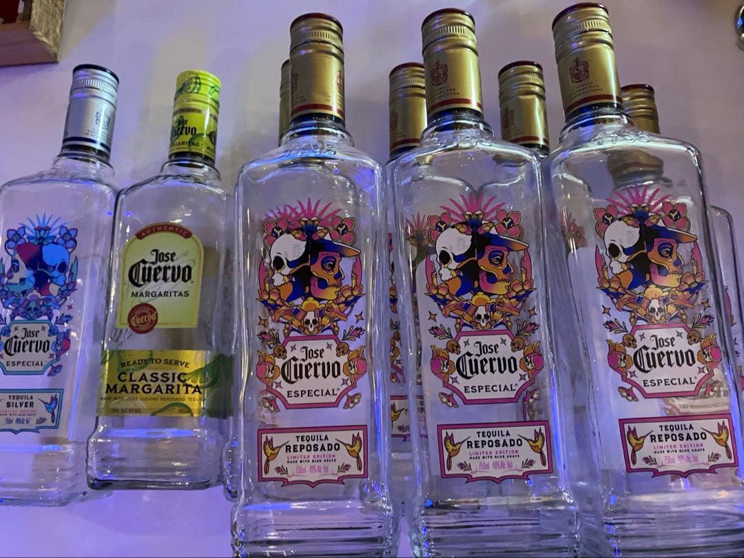 テキーラ クエルボ 空瓶10本 期間限定版ラベル - メルカリ