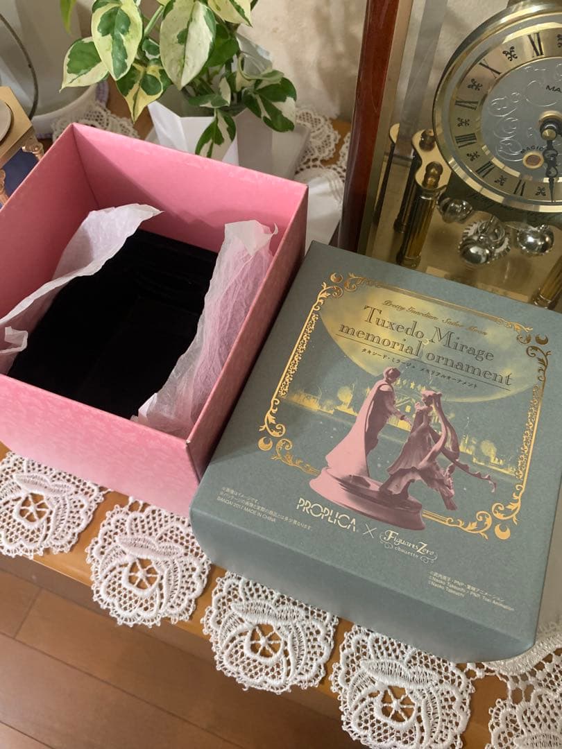 セーラームーン Tuxedo Mirage メモリアルオーナメント　　ジャンク