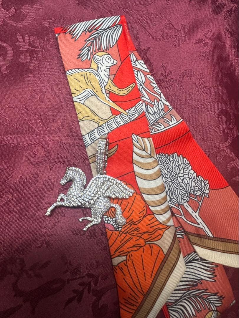 ￼ペガサスモチーフペンダントトップ　チャーム✖️スカーフ