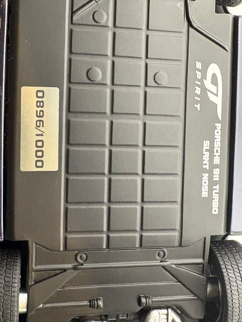 ミニカー Porsche930Turbo Slant Nose896/1000 1/18