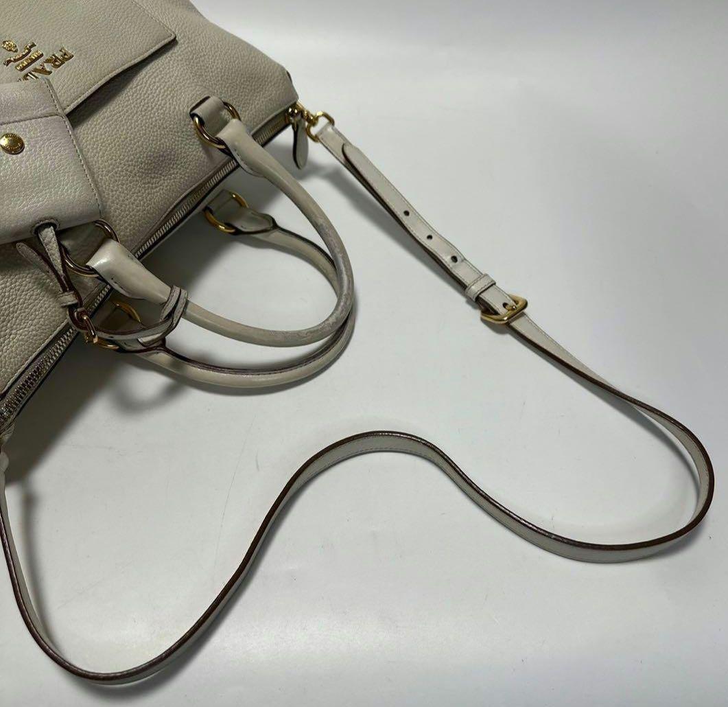 プラダ　ロゴ金具　ヴィッテロ　レザー　シボ革　2wayショルダーバッグ.