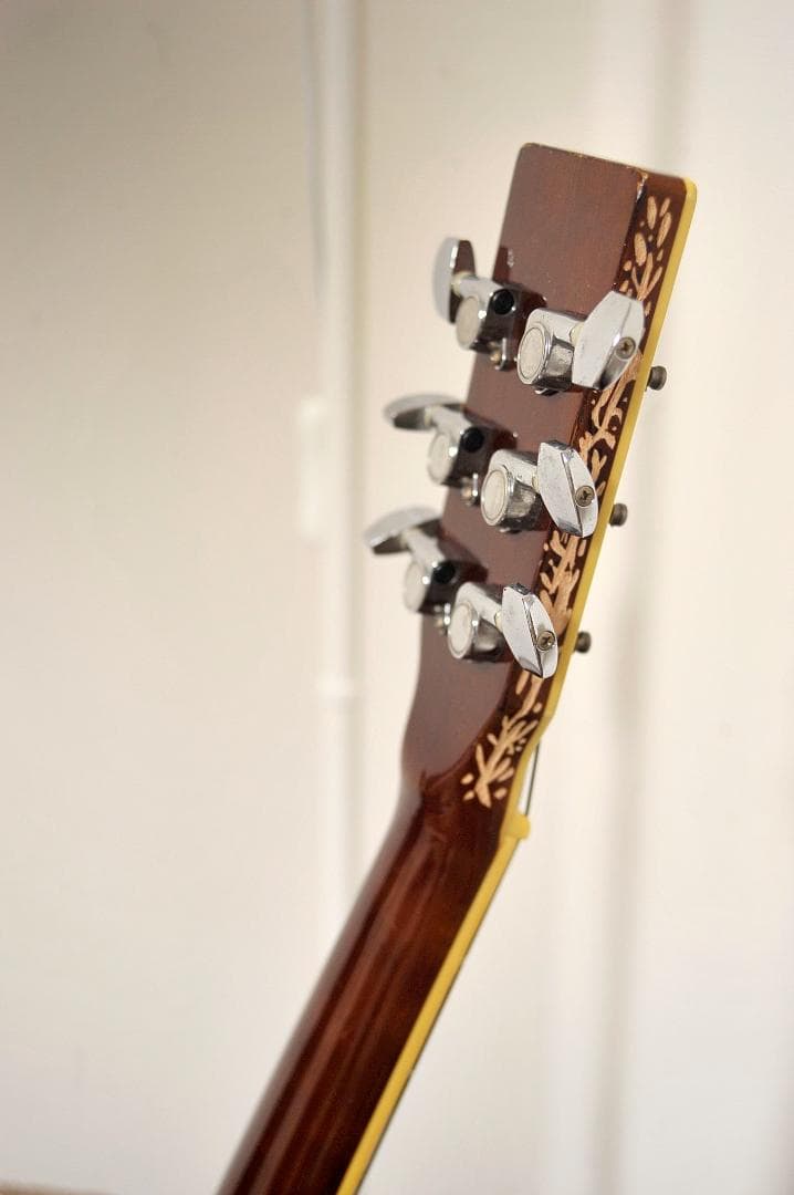 お店演出用に！☆彫刻ギター「人目を引くためのオブジェ」 カフェ