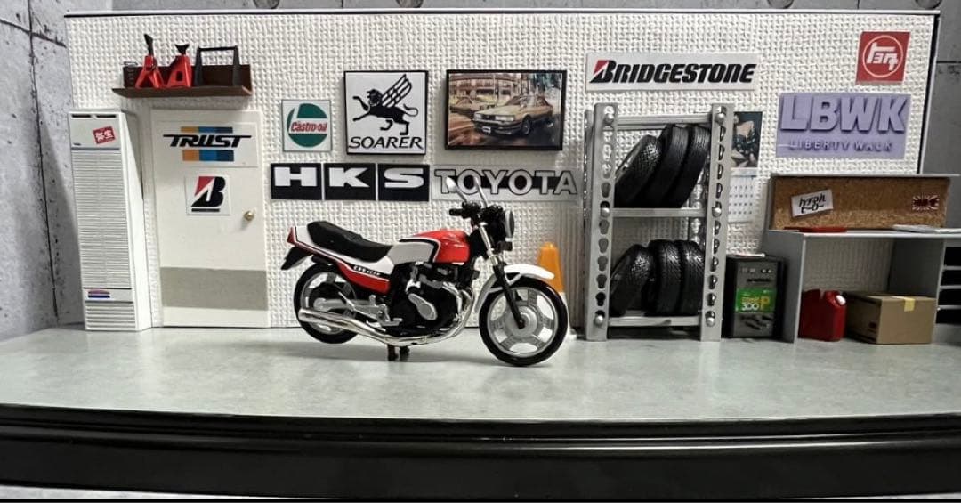 アシェット1/24 ソアラ 2800 GT CBX400F ジオラマ ケース付