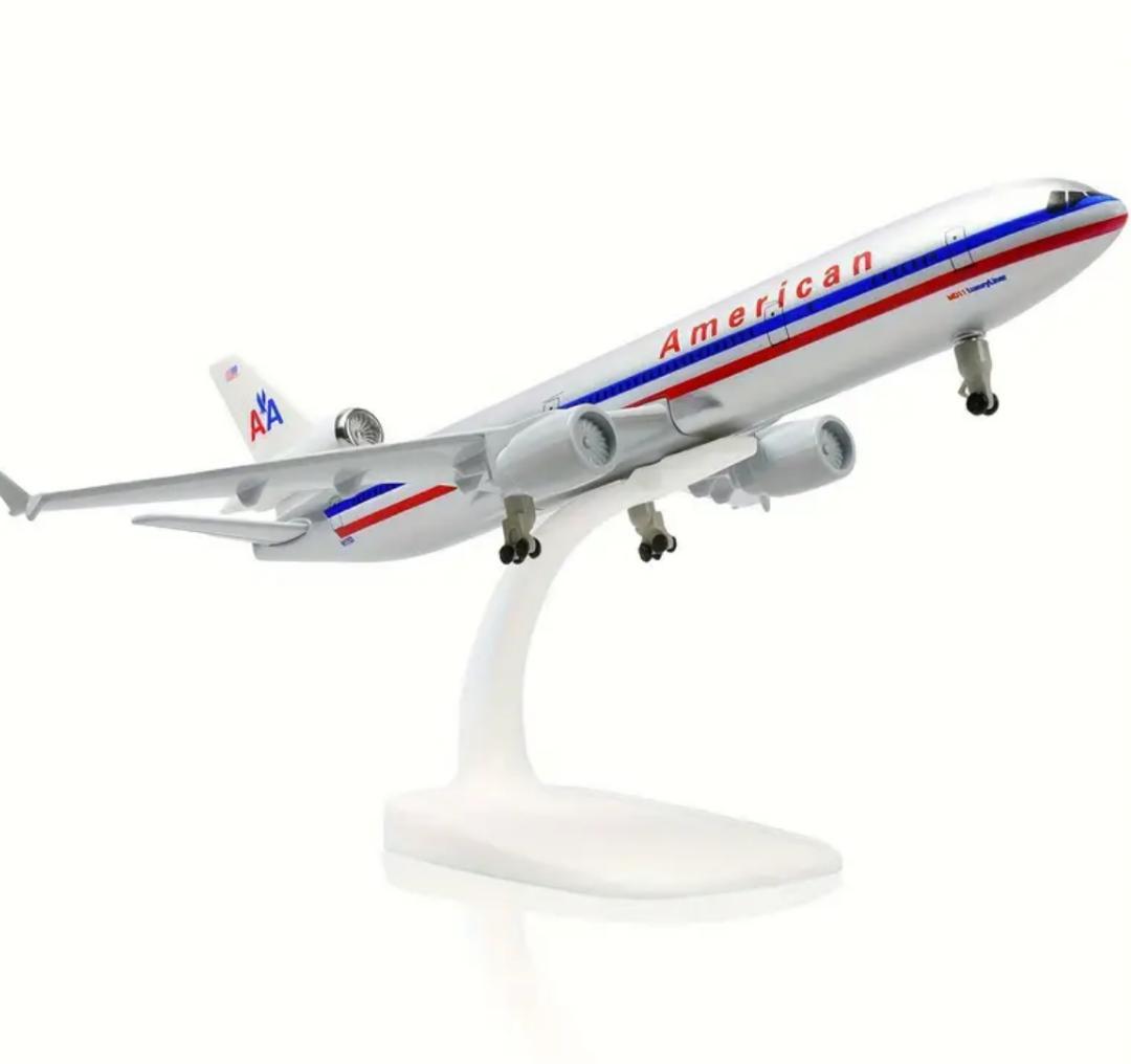 American Airlines　MD-11 貨物機モデル　1/300スケール American Airlines MD-11 貨物機モデル 1/300スケール American