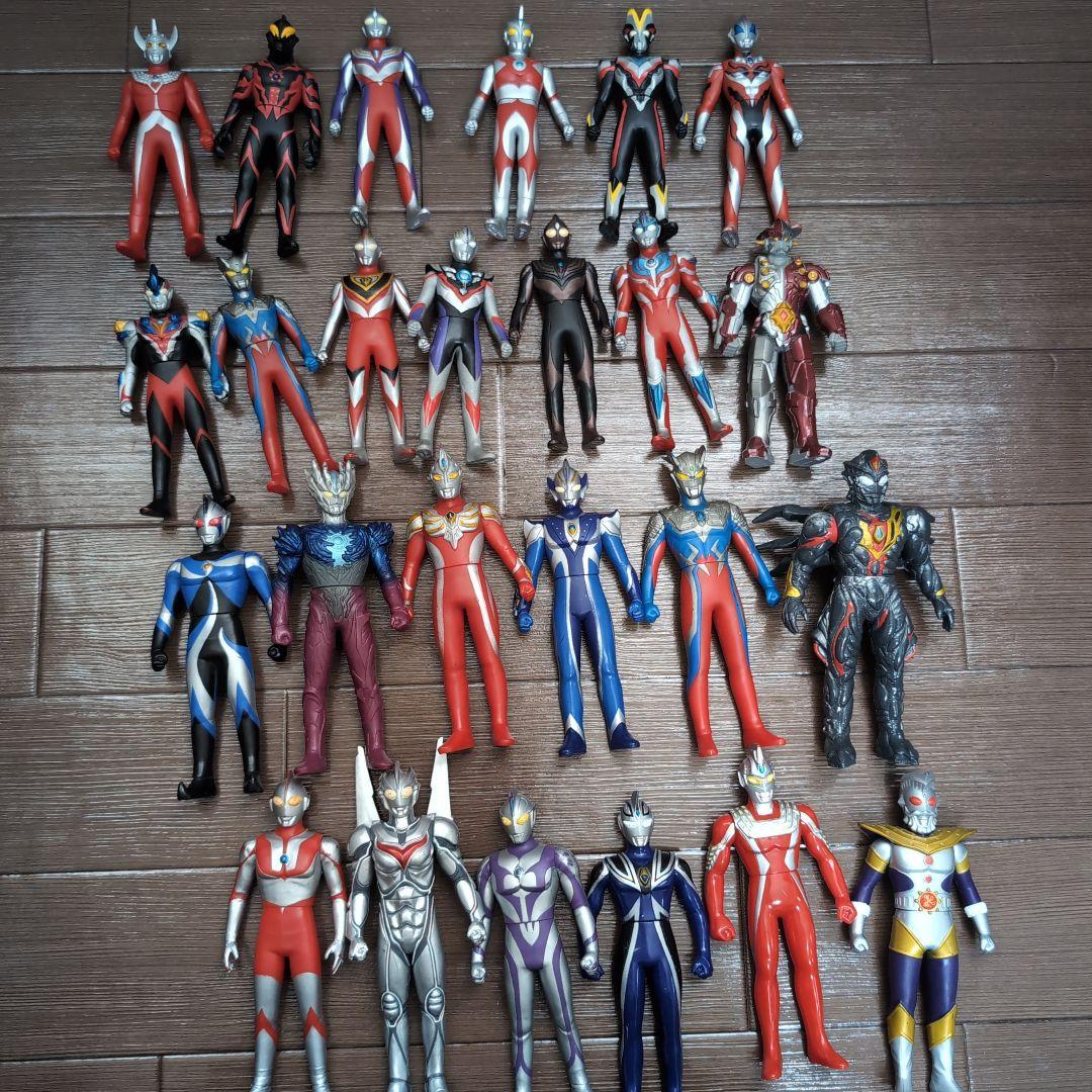 【フィギュア大量】ウルトラマン24体 ウルトラ怪獣20体 ソフビまとめ売り