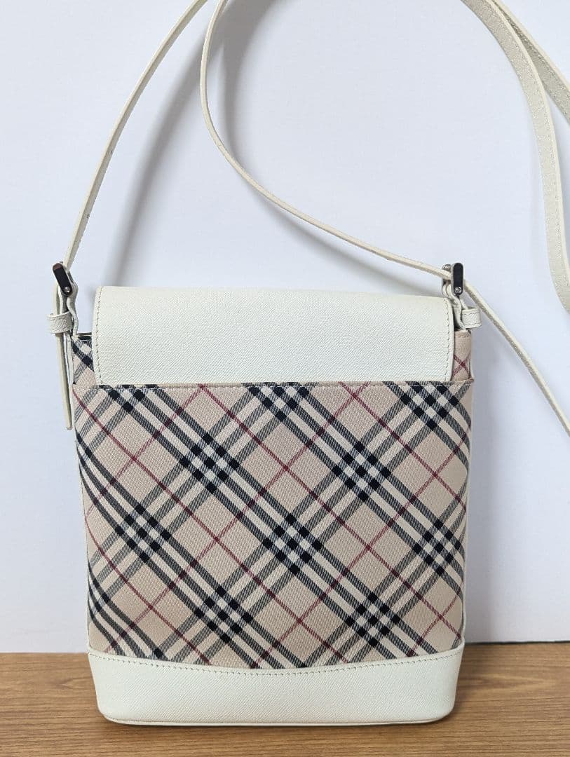 Burberry バーバリー ショルダーバッグ ノバチェック 斜め掛け レザー