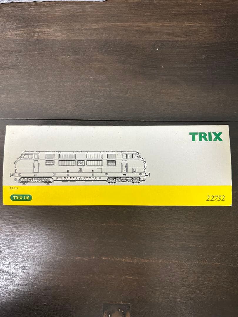 TRIX HOスケール BR221ディーゼル機関車 / DB 221 118-3
