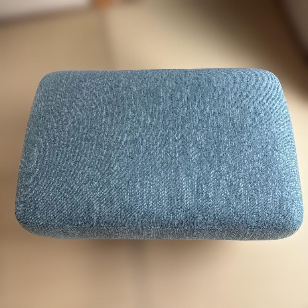 ニトリ　スツール　オットマン　ターコイズブルー色