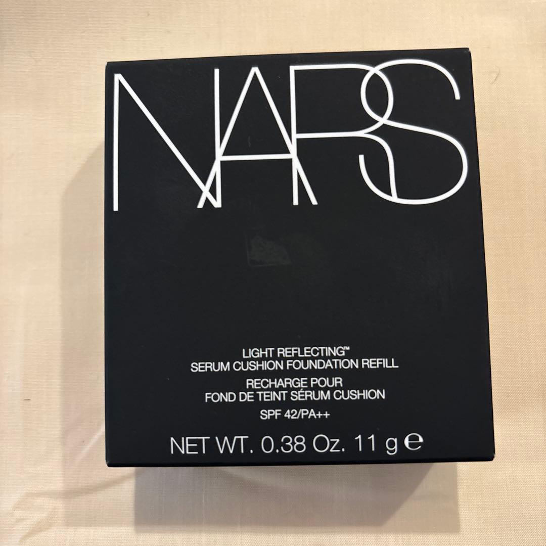 NARS ライトリフレクティング セラムクッションファンデーション・ケース