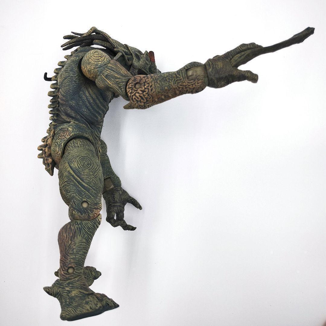 希少✨️Mezco Toyz ヘルボーイ サマエル フィギュア 入手困難 - メルカリ