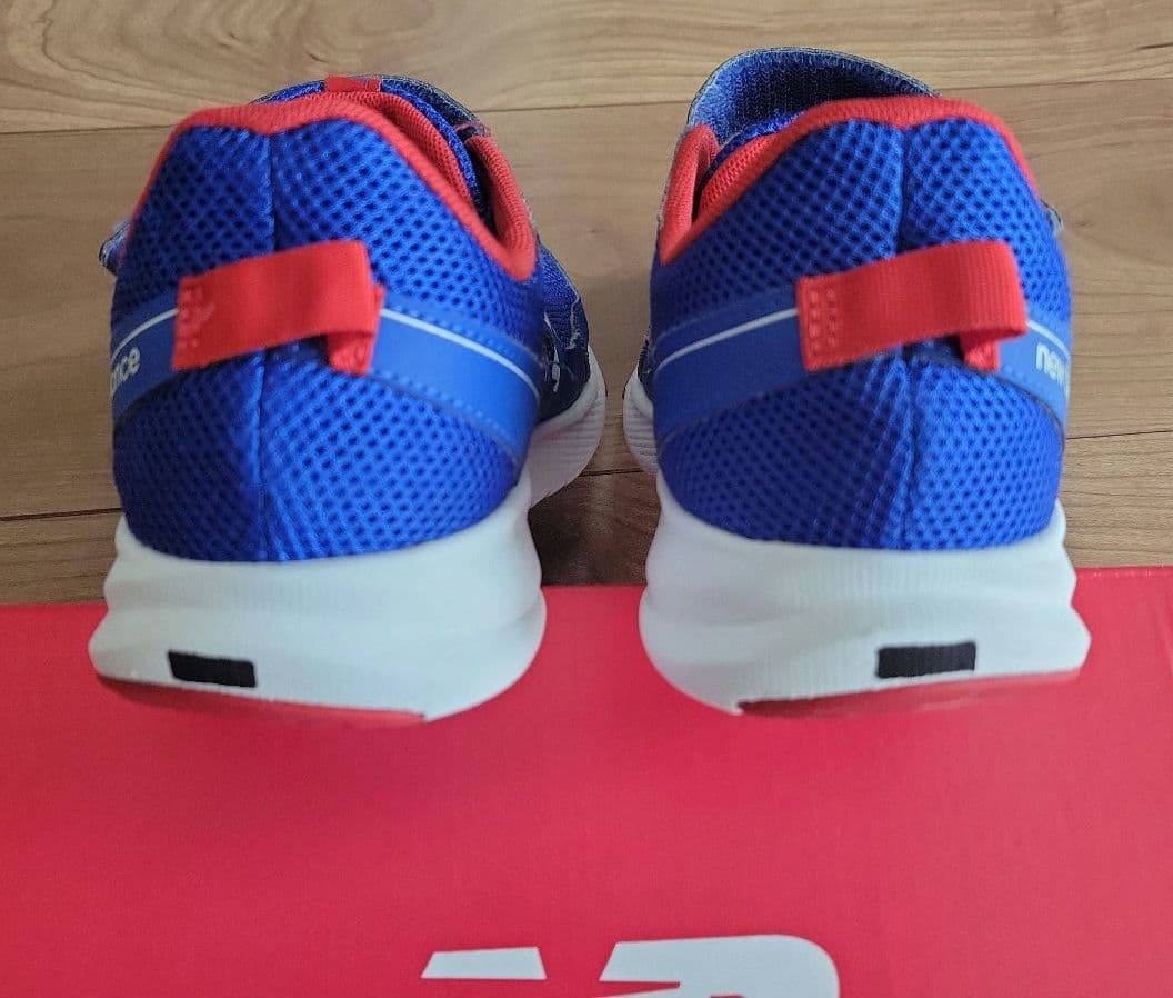 new balance スニーカー 24.5cm マジックテープ 青 - メルカリ