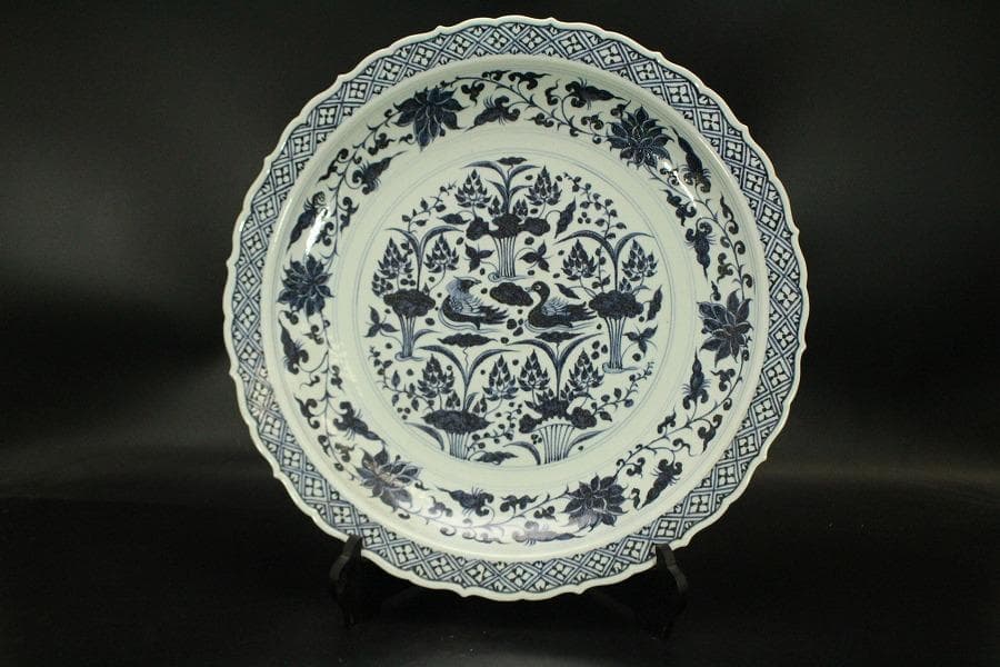 中国美術 青花蓮花紋皿 φ47cm 故宮博物院(ZE472)