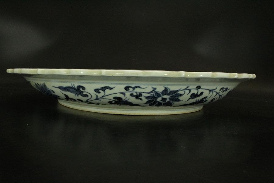 中国美術 青花蓮花紋皿 φ47cm 故宮博物院(ZE472)