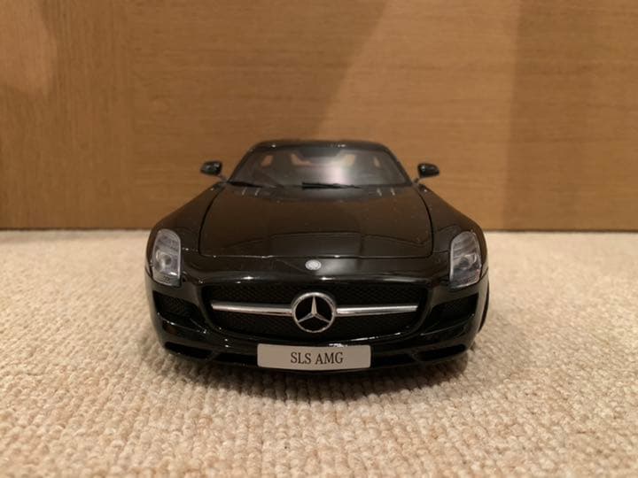 ミニチャンプス 1/18 メルセデスベンツ SLS AMG