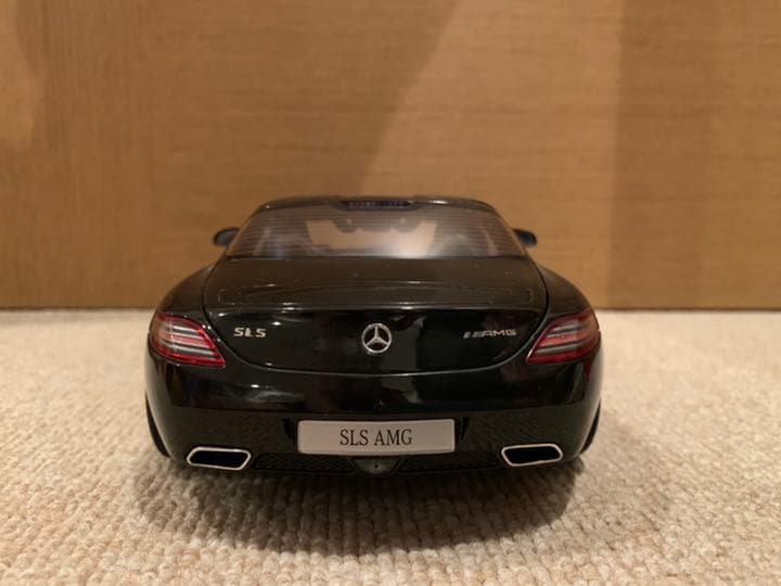 ミニチャンプス 1/18 メルセデスベンツ SLS AMG