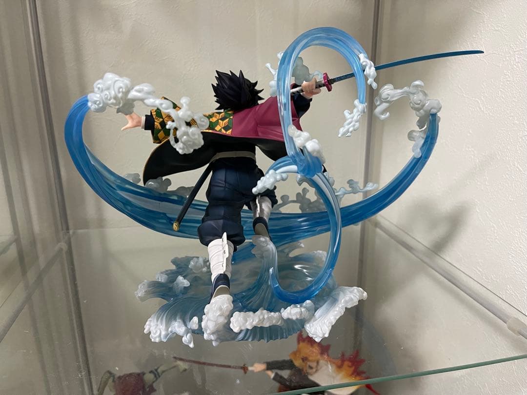 冨岡義勇 1/8スケールフィギュア