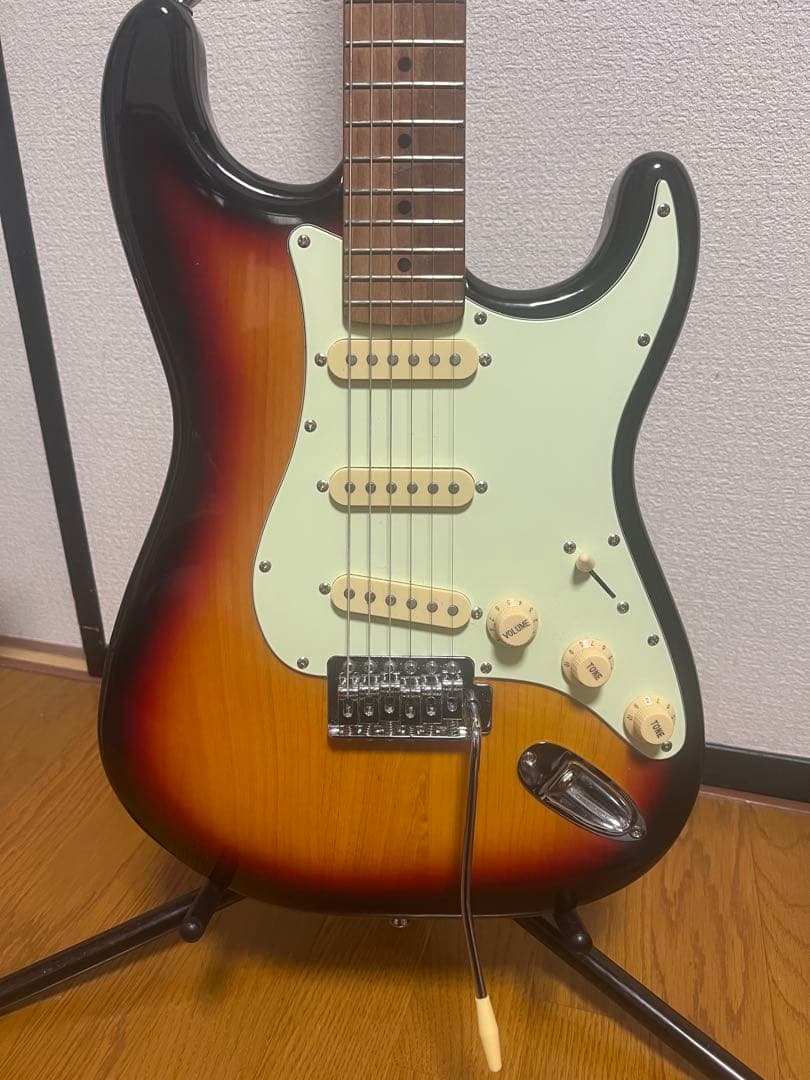 バッカス ストラトローステッドメイプル指板3TS BST-1-RSM/M - メルカリ