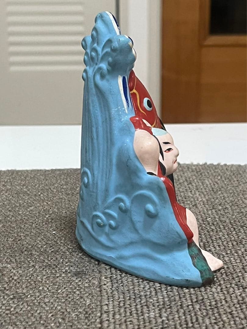 堤人形 鯉の滝登り 佐藤吉夫 飾り台付 仙台 つかみ人形 在銘 土人形