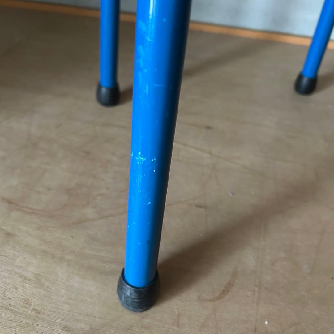 アイアンのスツール 青