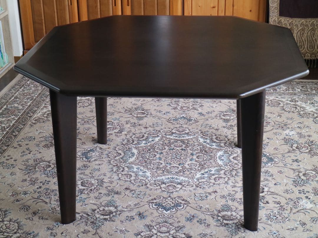 富士ファーニチャー製　ダイニングテーブル