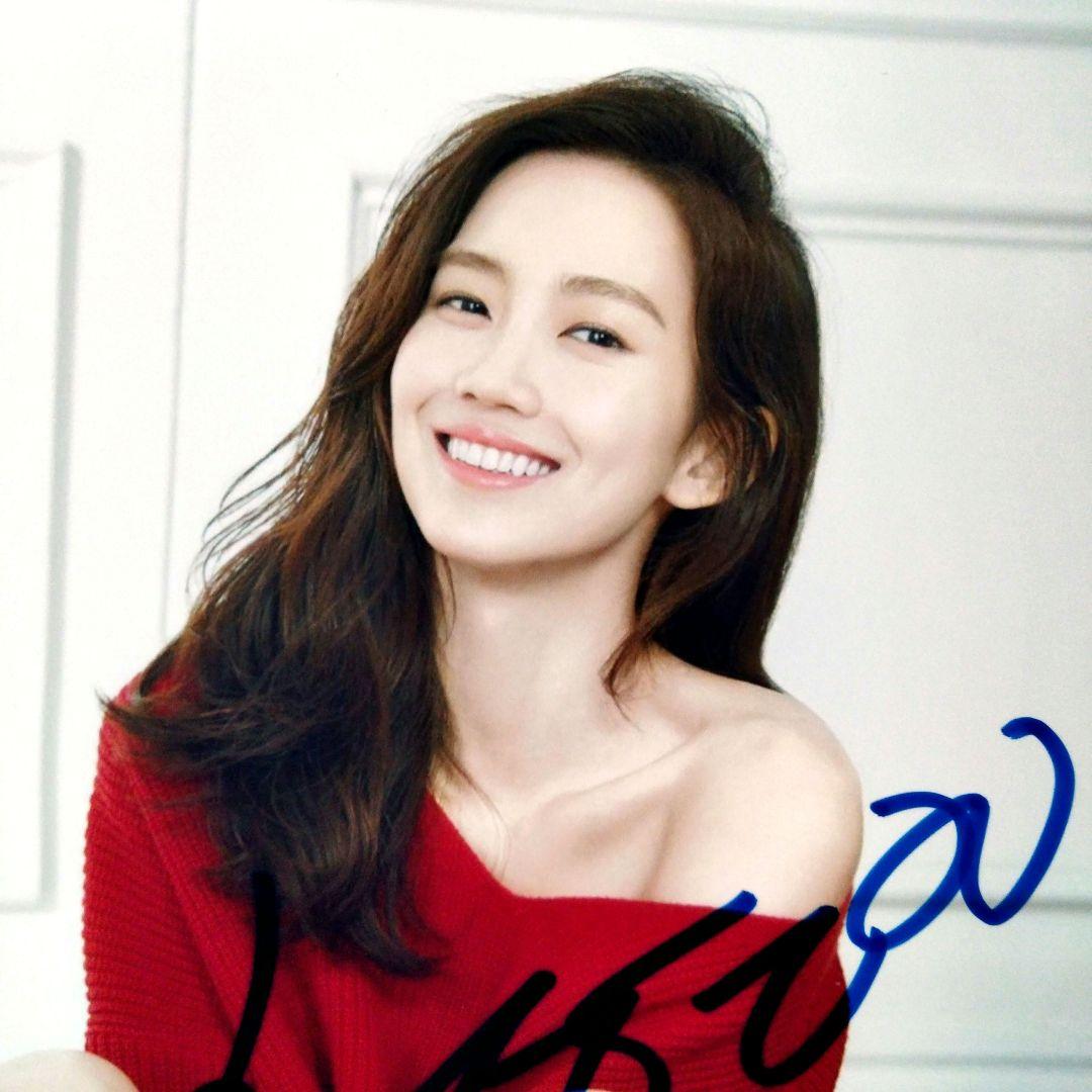 セール中…シン・ヒョンビン直筆サイン入り2Lサイズ写真… - メルカリ