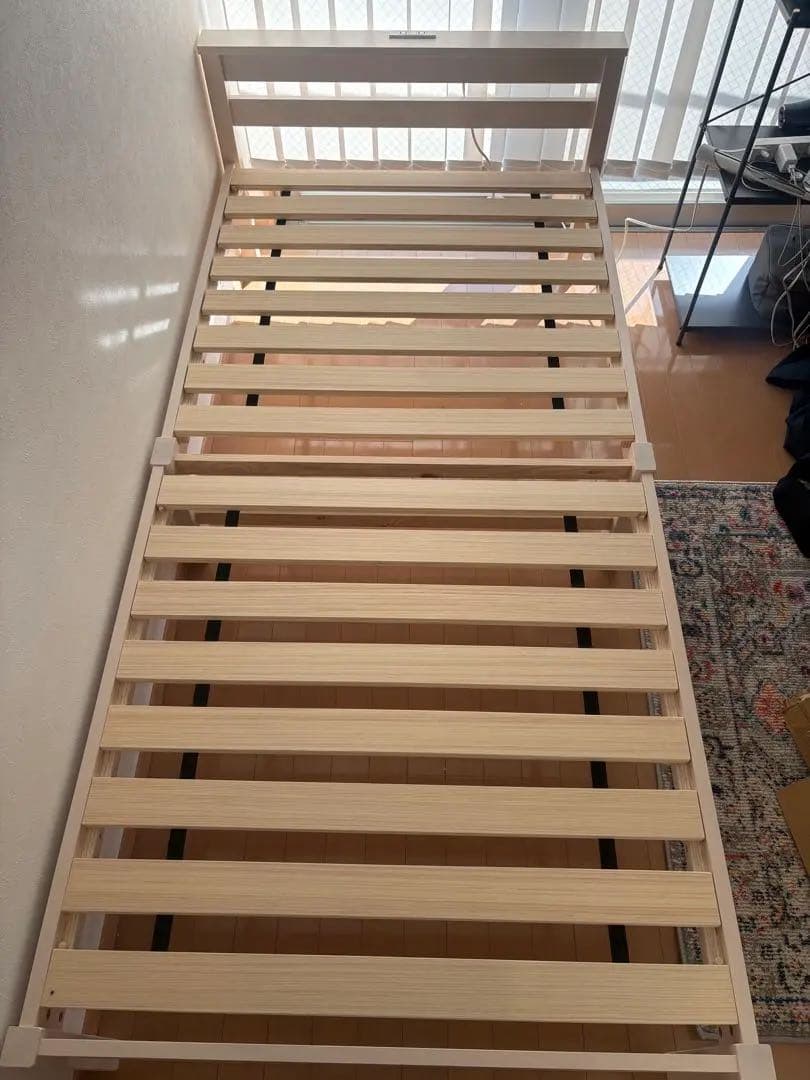 シングルベッドフレーム　ホワイト　萩原