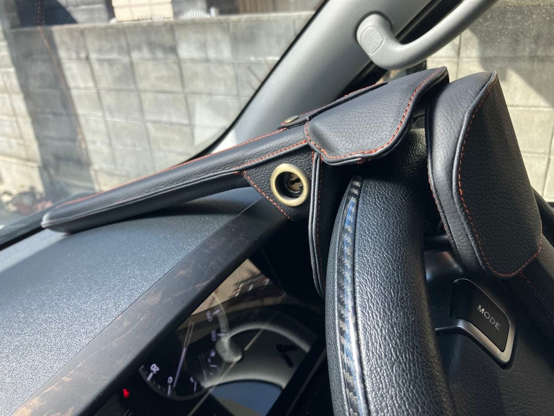 ハンドルロック　ステアリングロック　防犯