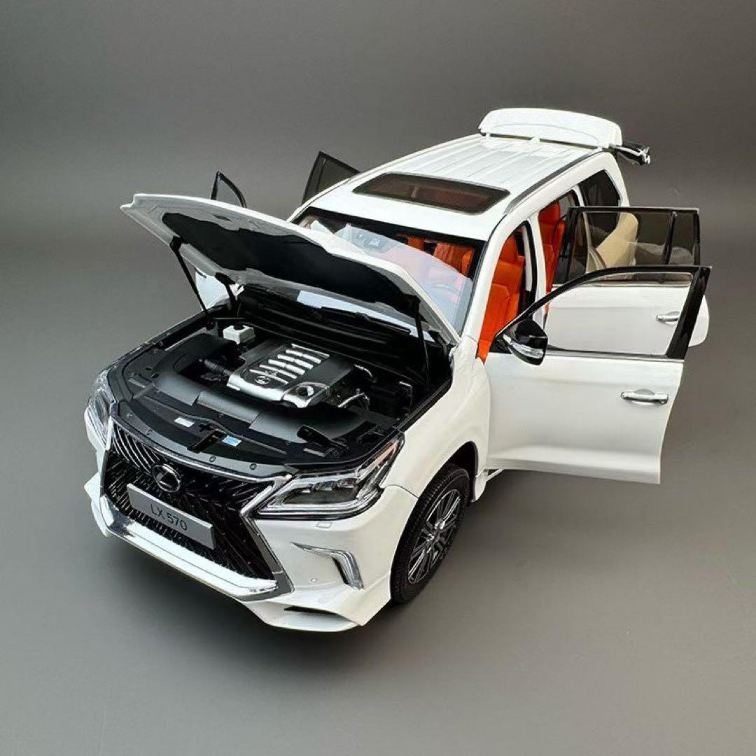 新発売 LCD 1/18 レクサス LX 570 全開閉 ホワイト ミニカー