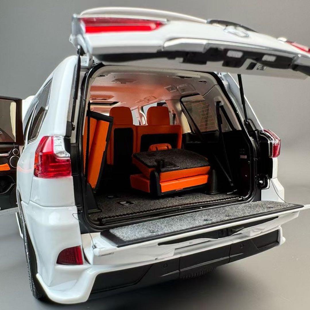 新発売 LCD 1/18 レクサス LX 570 全開閉 ホワイト ミニカー