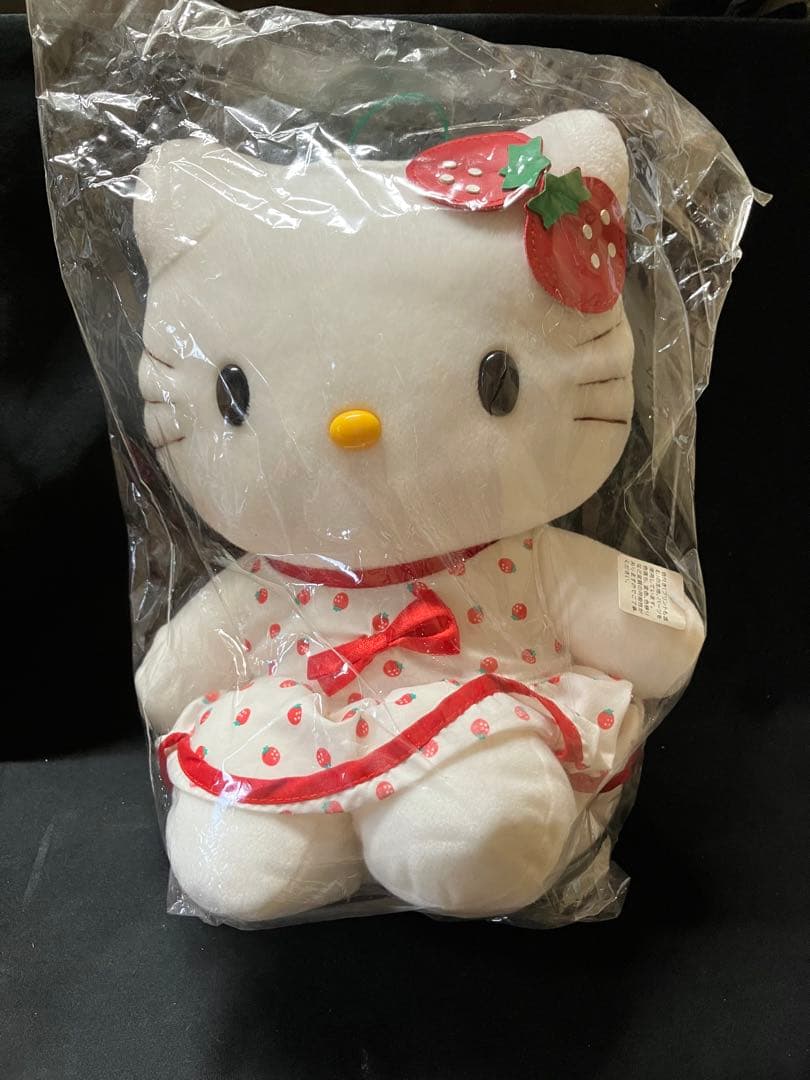 希少 ハローキティ いちご柄 ぬいぐるみ レトロ約30cm B2243 - メルカリ