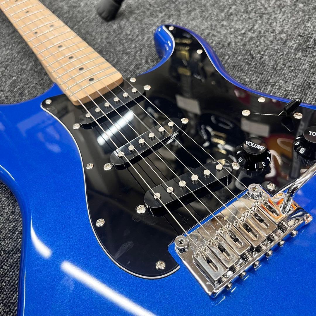 【10122】 Squier by Fender stratcaster ブルー
