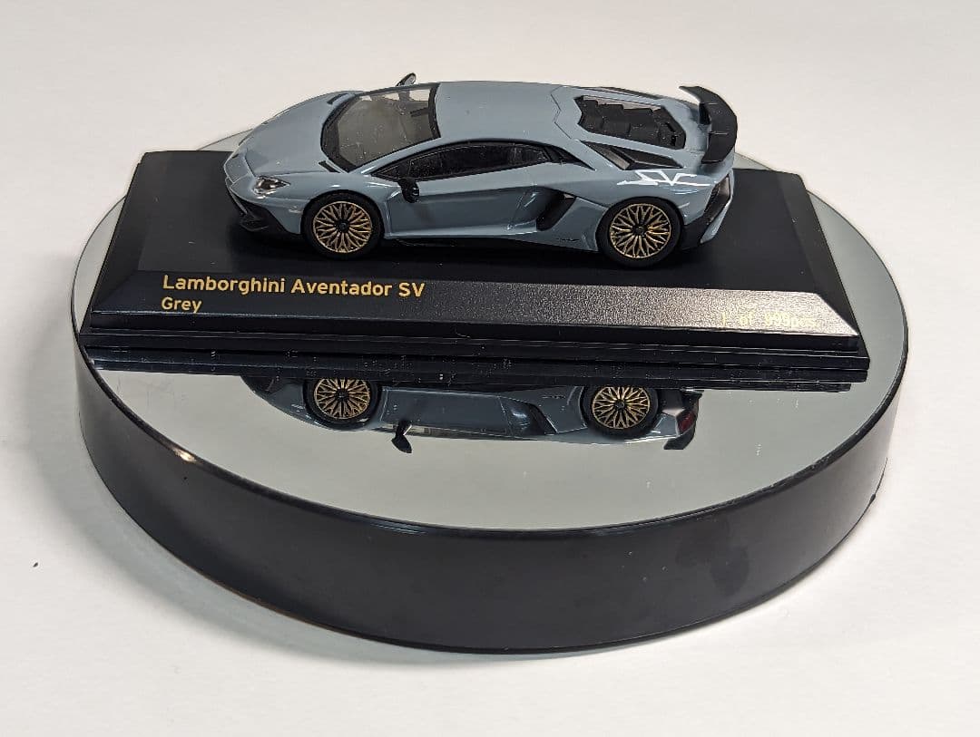 ミニカー CARNEL 1/64 Lamborghini Aventador sv