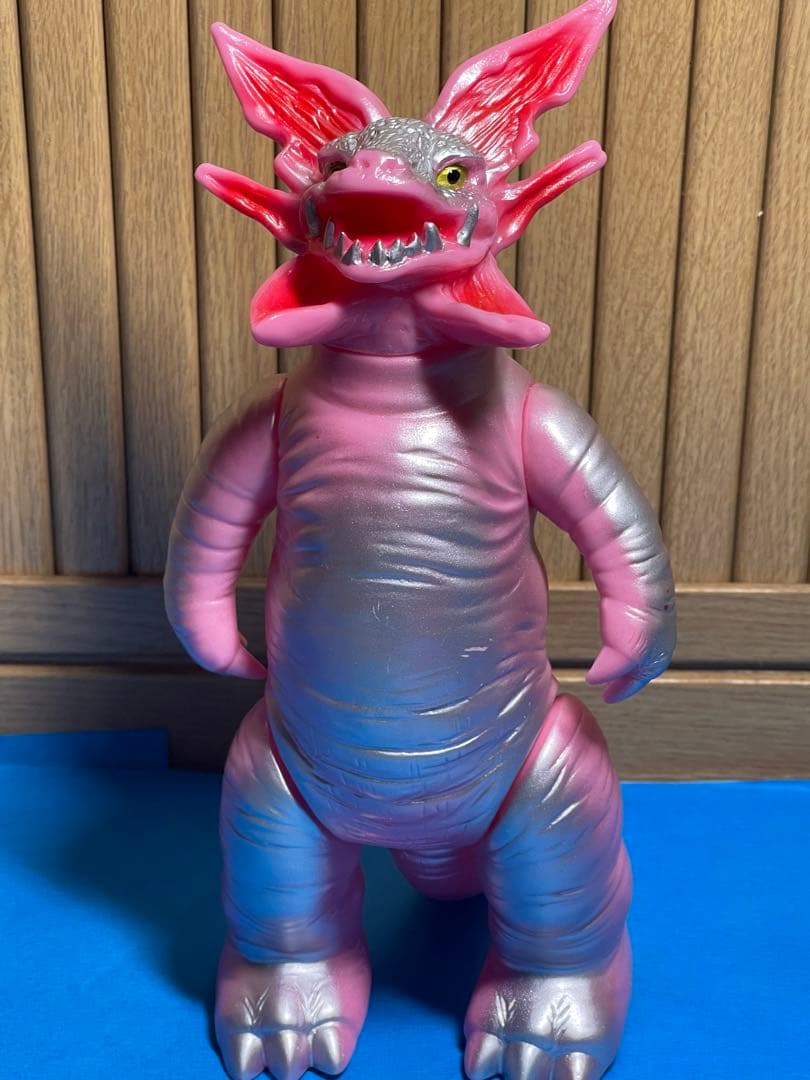 レア商品　ソフビ ブルマァク　ピンクガボラ　ウルトラマン