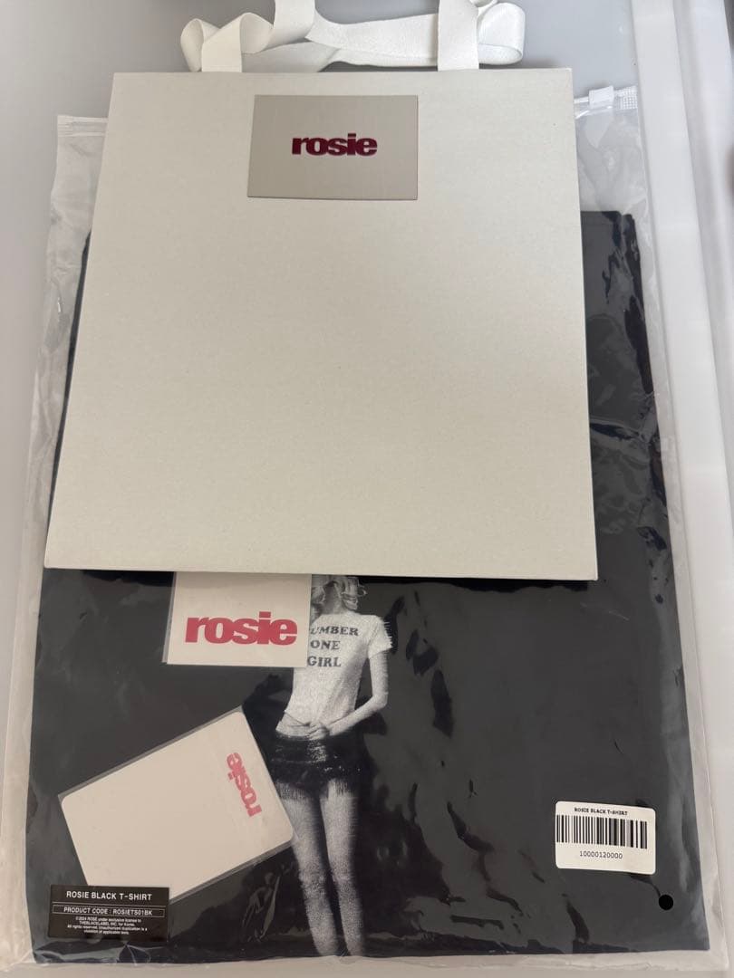 BLACKPINKロゼ　ポップアップストア　Tシャツ　トレカ ショッパー付