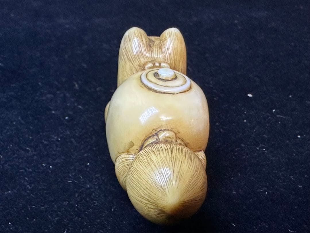 極上 根付 狸 彫刻 置物 細密細工 骨董 アンティーク 在銘