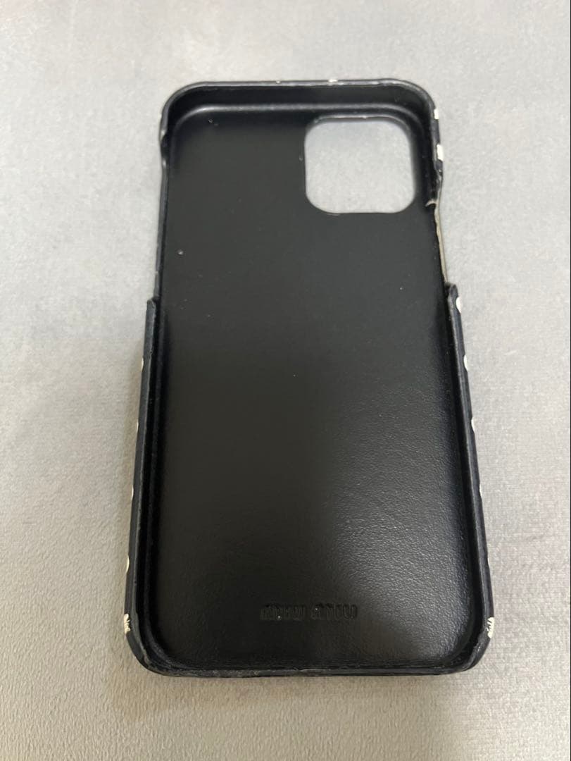 miumiu ドット柄レザースマホケース iPhone12Pro Max - メルカリ