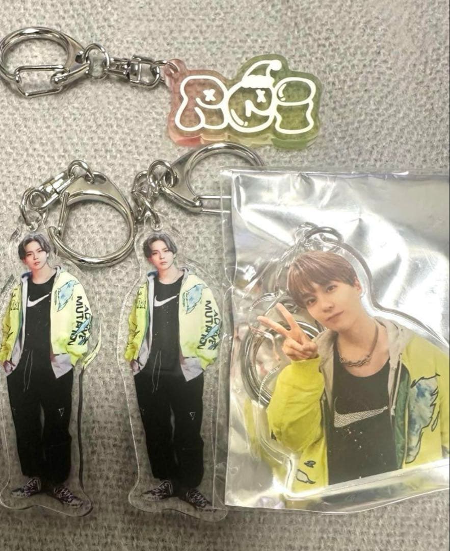 りな　沢村玲　アクキー　REI アクリルキーホルダー