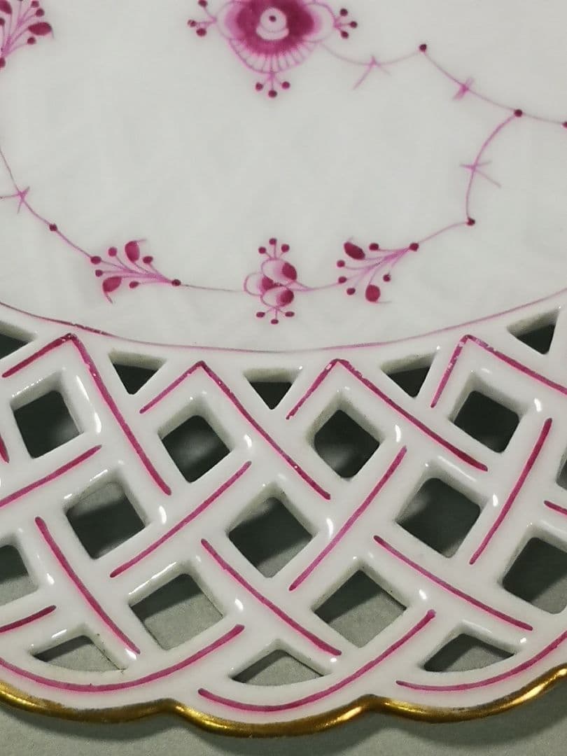 Antique】ロイヤルコペンハーゲン バーガンディ オープンワーク 金彩付き