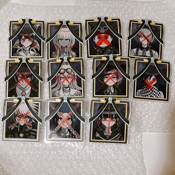 数量限定，得価 ダンガンロンパV3 遺影アクリルバッジ