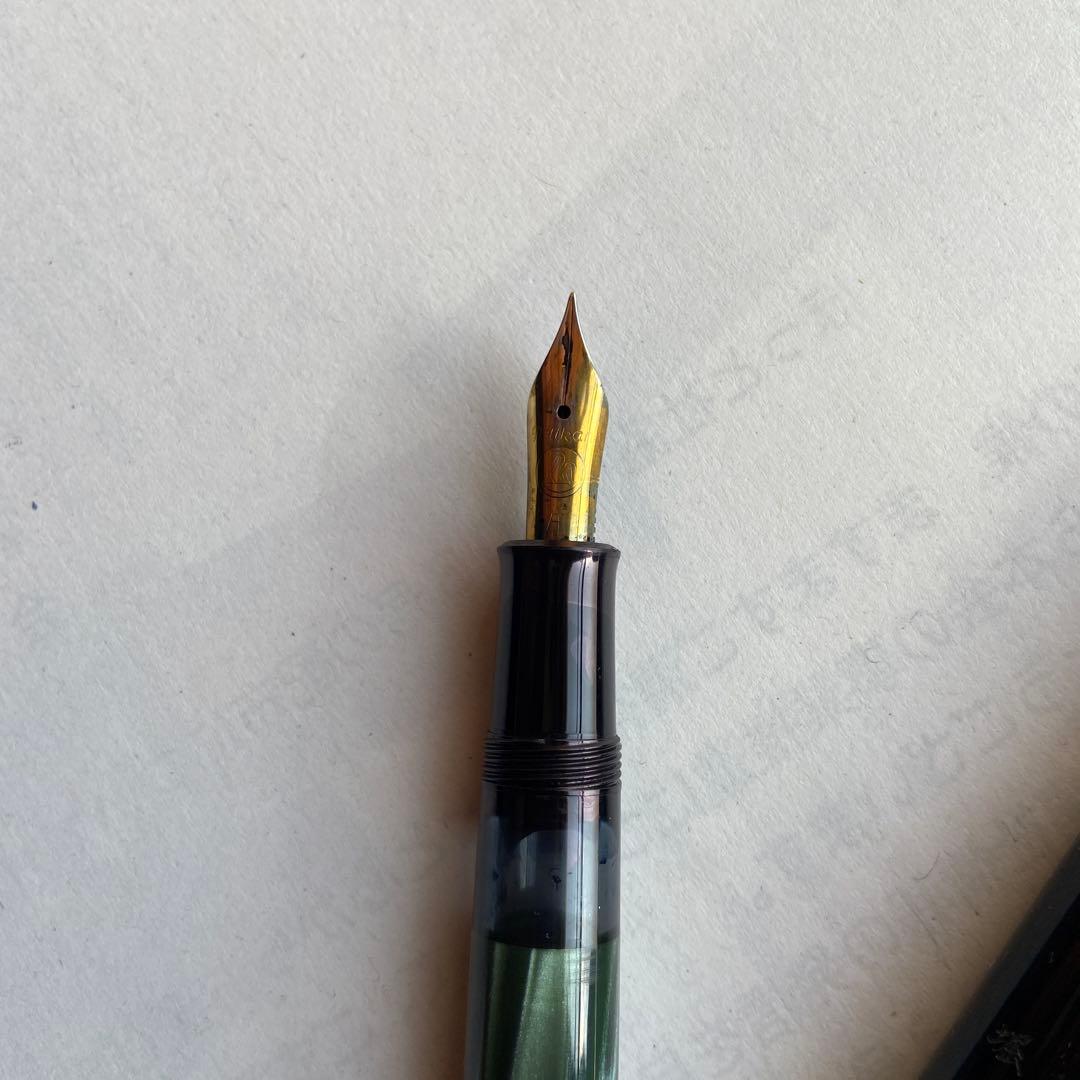 万年筆 4本セット 黒と金のコンビネーションペリカン万年筆太字