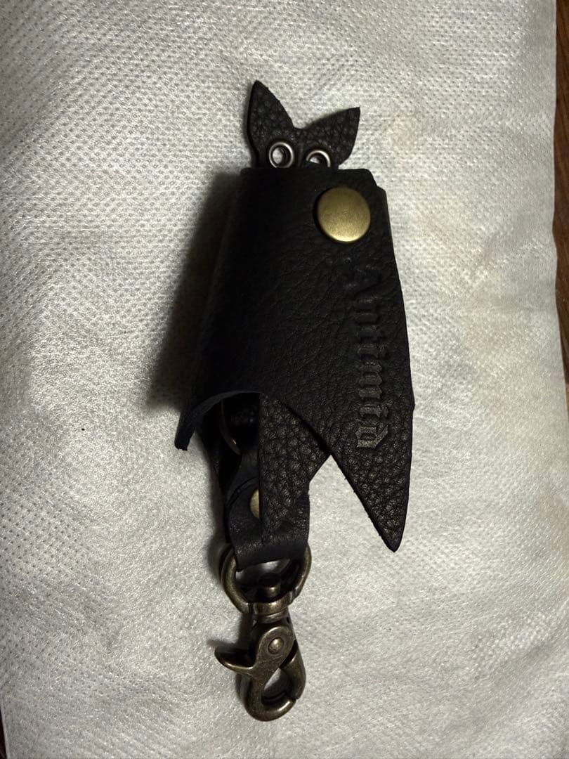 ANTIMID KEYCASE レザーコウモリ型レザーキーケース ブラック - メルカリ