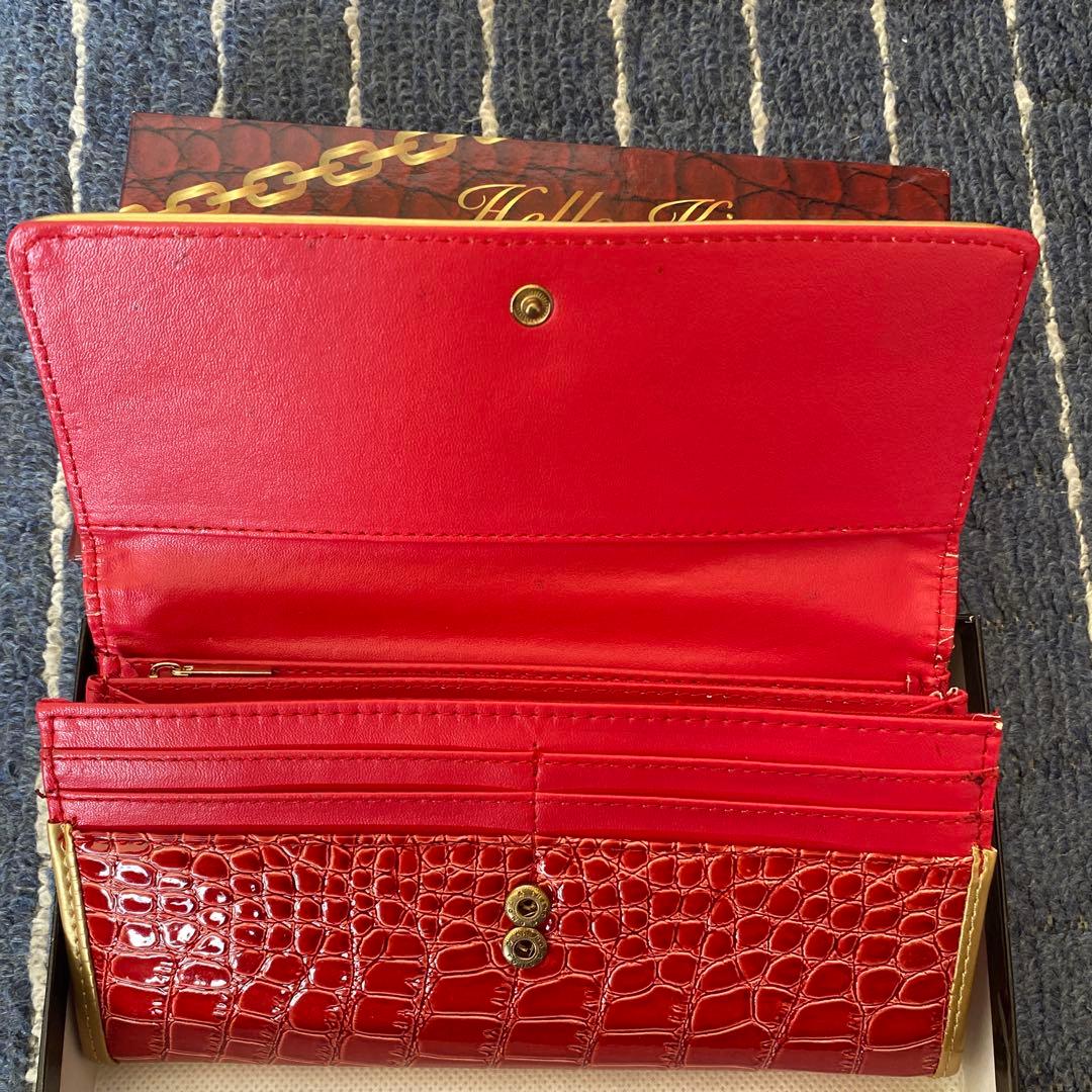 Hello Kitty クロコダイル風長財布