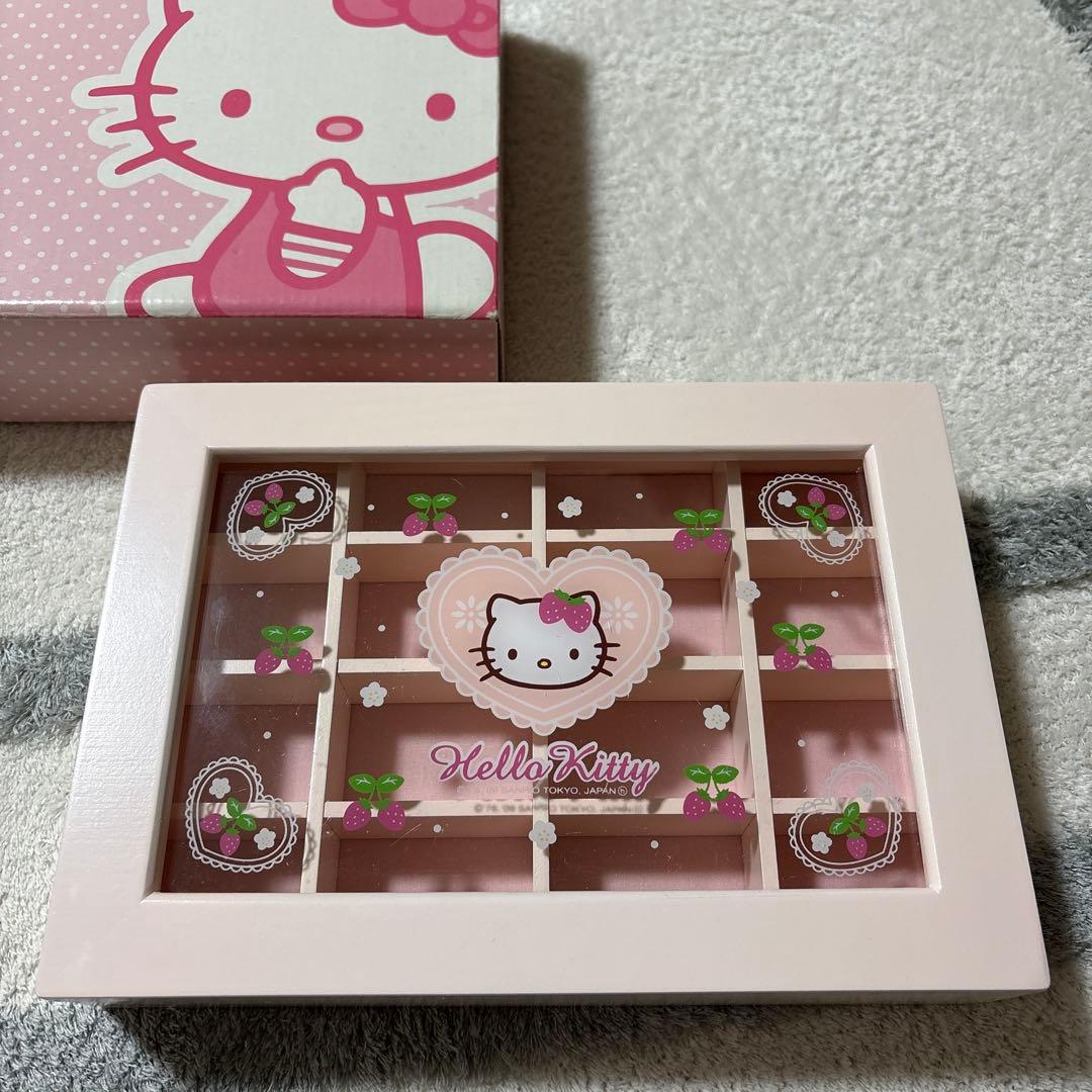 新品 ハローキティ 木製ジュエリーボックス