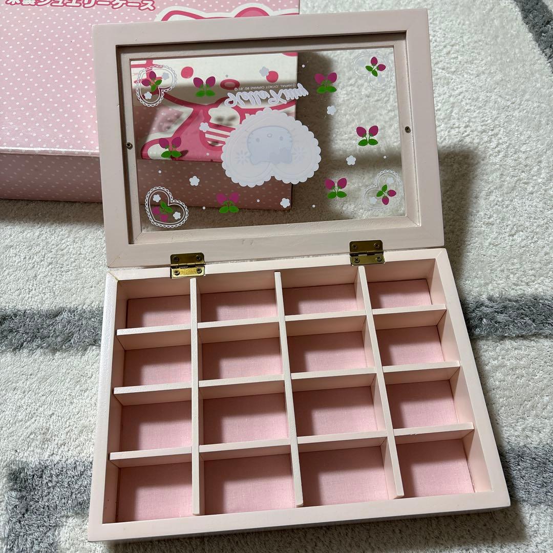 新品 ハローキティ 木製ジュエリーボックス